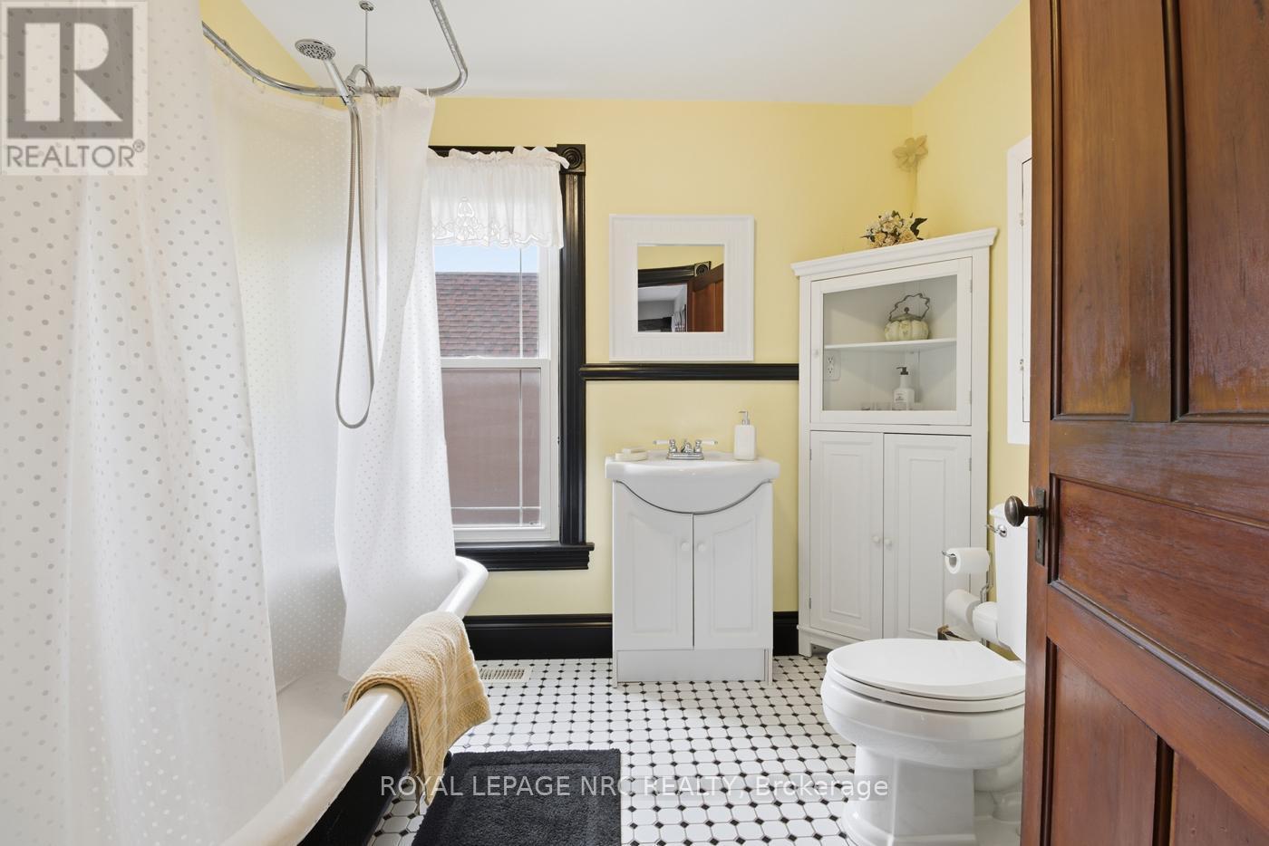 












5981 CULP STREET

,
Niagara Falls (Dorchester),




Ontario
L2G2B6

