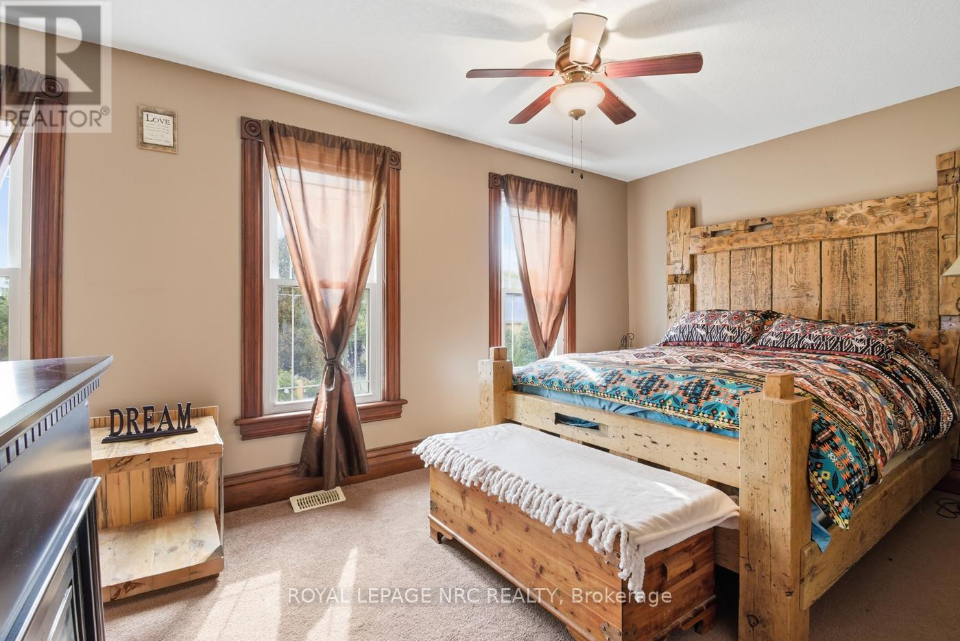 












5981 CULP STREET

,
Niagara Falls (Dorchester),




Ontario
L2G2B6

