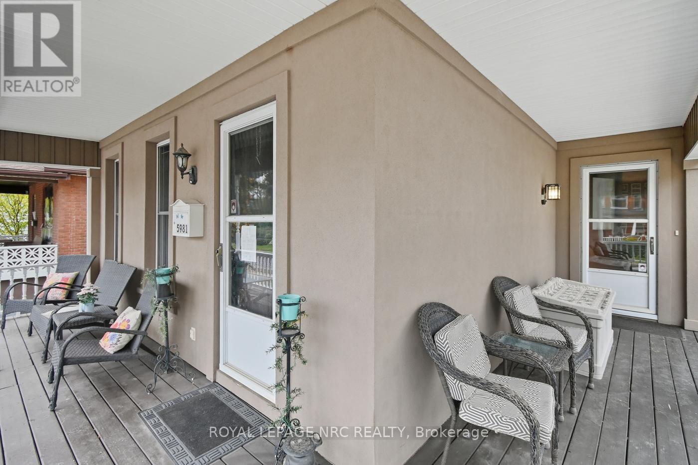 












5981 CULP STREET

,
Niagara Falls (Dorchester),




Ontario
L2G2B6

