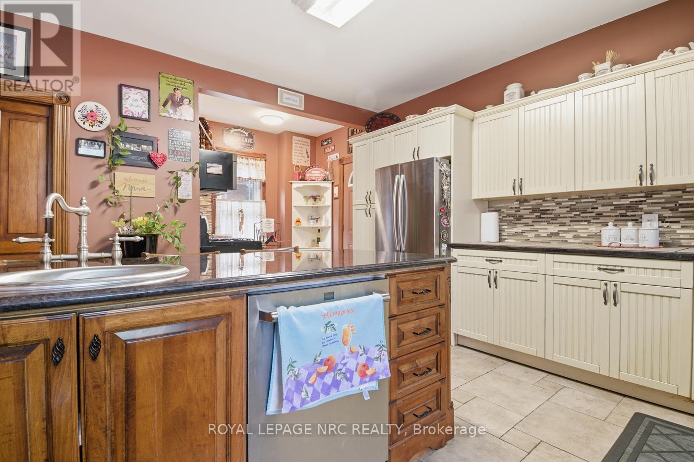 












5981 CULP STREET

,
Niagara Falls (Dorchester),




Ontario
L2G2B6

