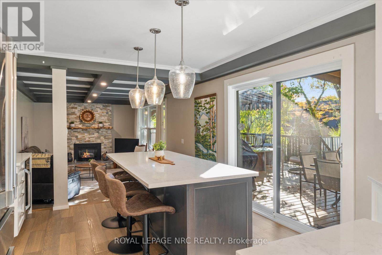 












16 BRIARFIELD CRESCENT

,
St. Catharines (Glendale/Glenridge),




Ontario
L2T3T5

