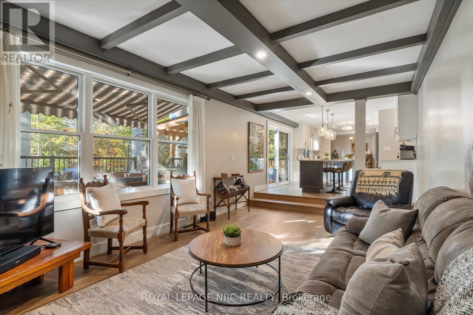 












16 BRIARFIELD CRESCENT

,
St. Catharines (Glendale/Glenridge),




Ontario
L2T3T5

