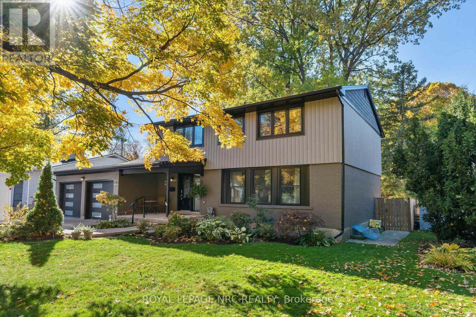 












16 BRIARFIELD CRESCENT

,
St. Catharines (Glendale/Glenridge),




Ontario
L2T3T5

