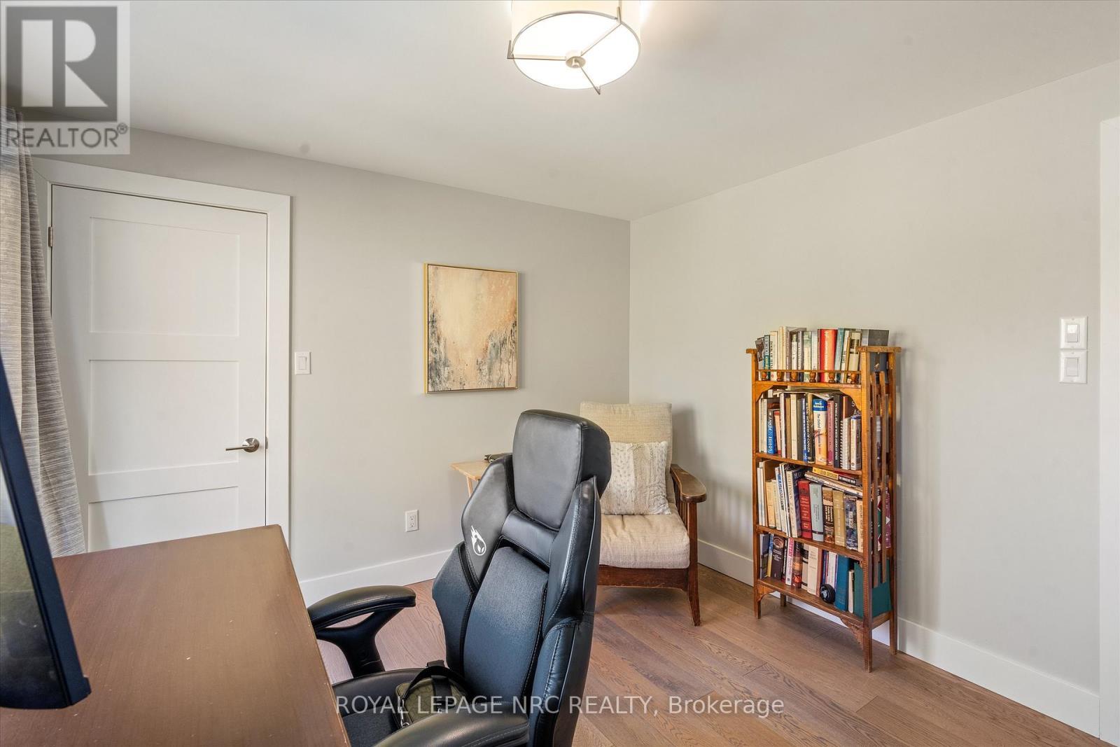 












16 BRIARFIELD CRESCENT

,
St. Catharines (Glendale/Glenridge),




Ontario
L2T3T5

