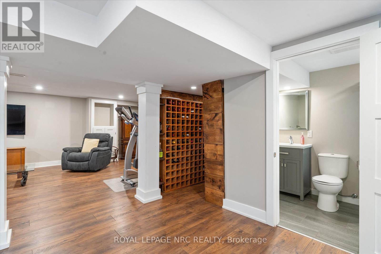 












16 BRIARFIELD CRESCENT

,
St. Catharines (Glendale/Glenridge),




Ontario
L2T3T5

