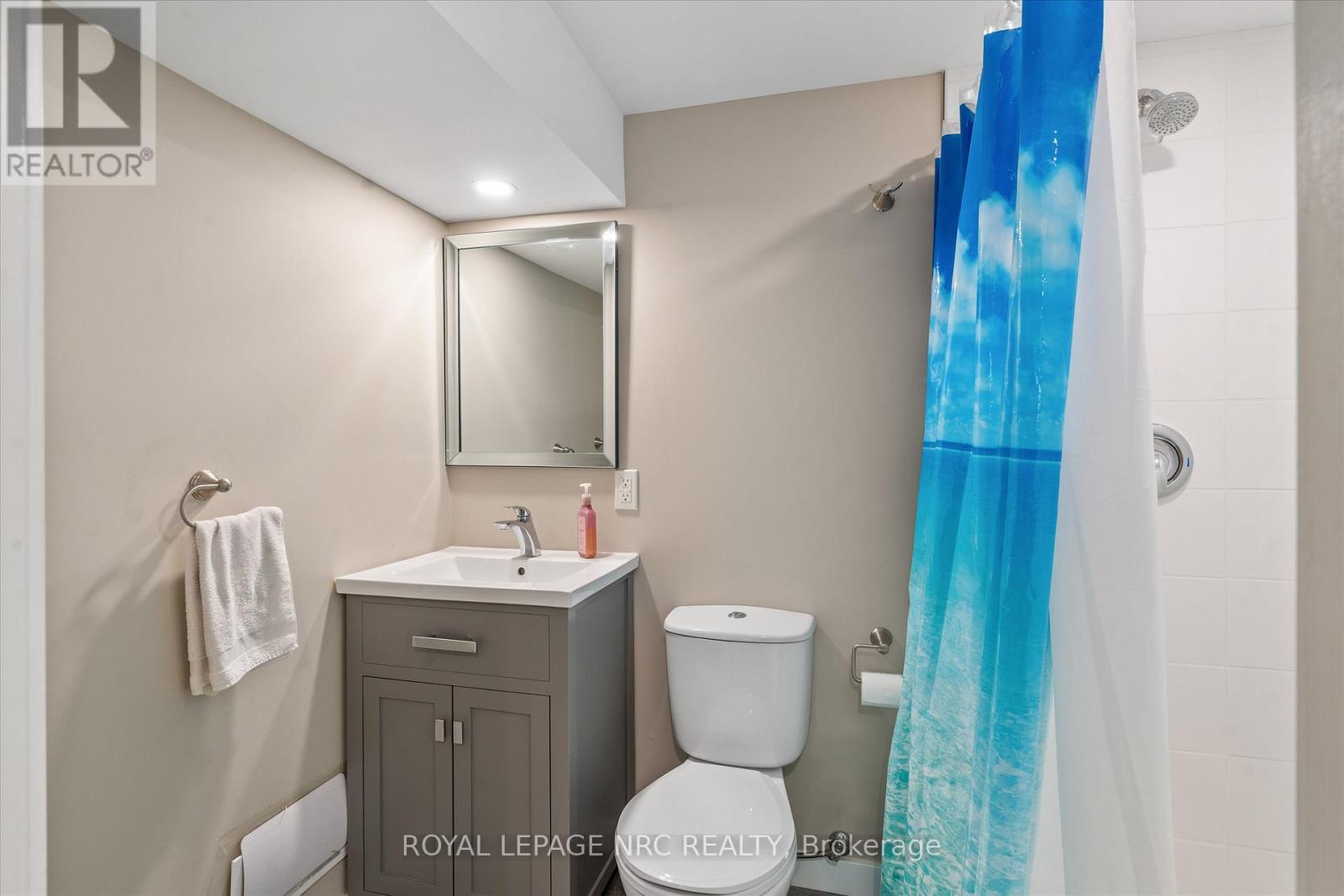 












16 BRIARFIELD CRESCENT

,
St. Catharines (Glendale/Glenridge),




Ontario
L2T3T5

