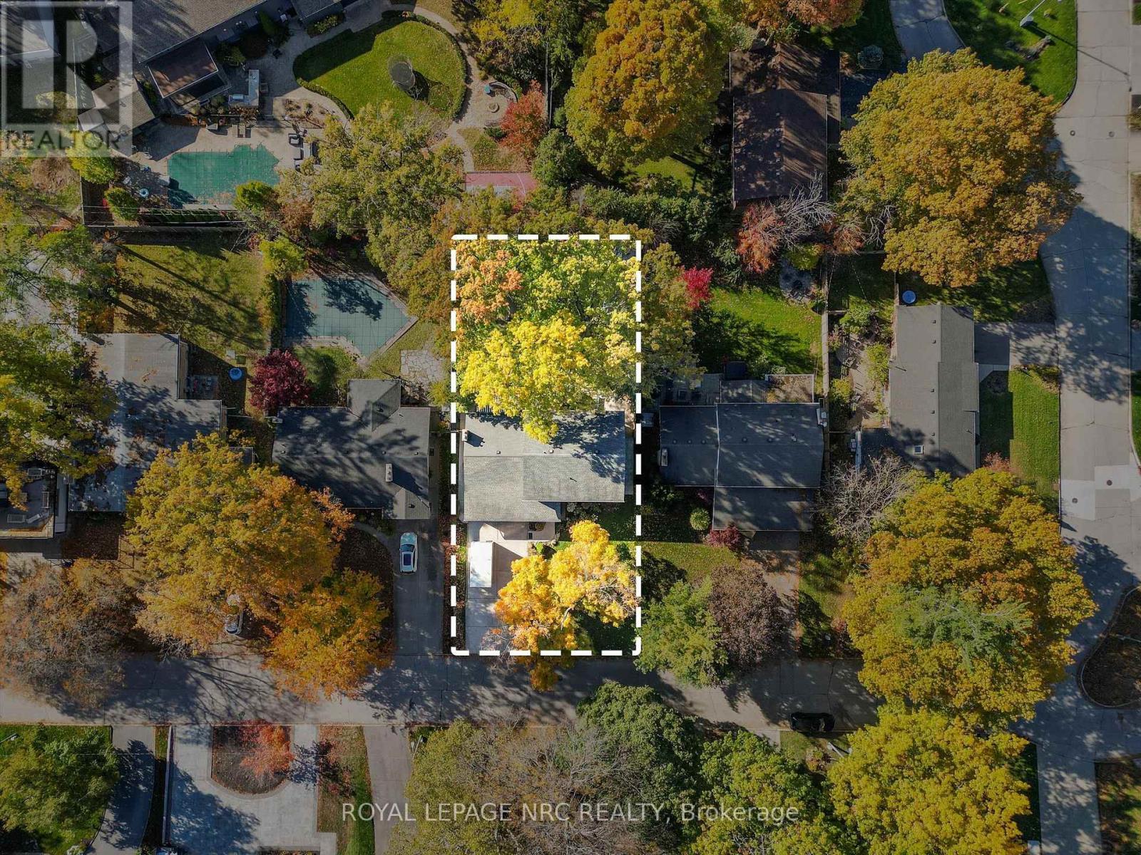 












16 BRIARFIELD CRESCENT

,
St. Catharines (Glendale/Glenridge),




Ontario
L2T3T5

