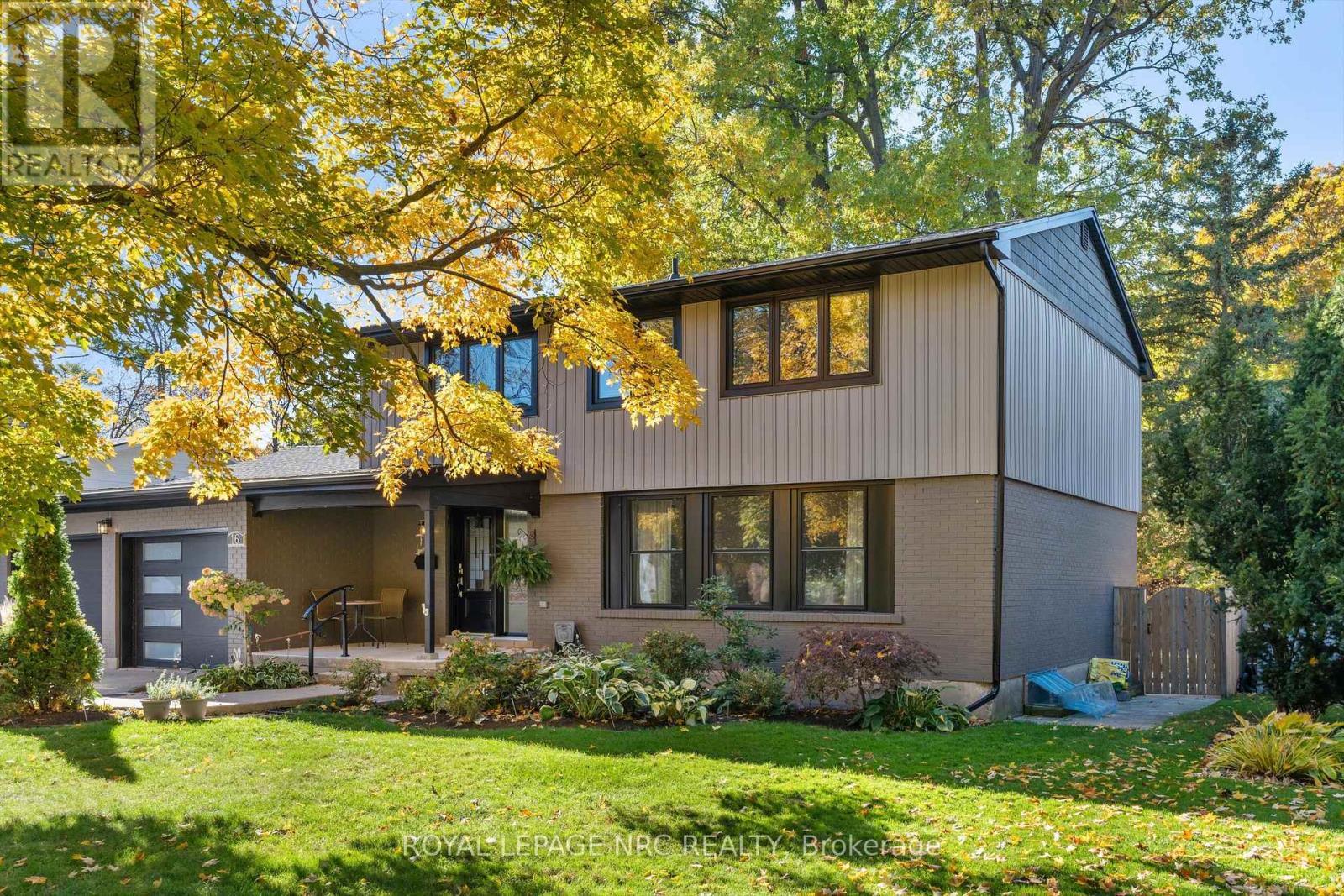 












16 BRIARFIELD CRESCENT

,
St. Catharines (Glendale/Glenridge),




Ontario
L2T3T5

