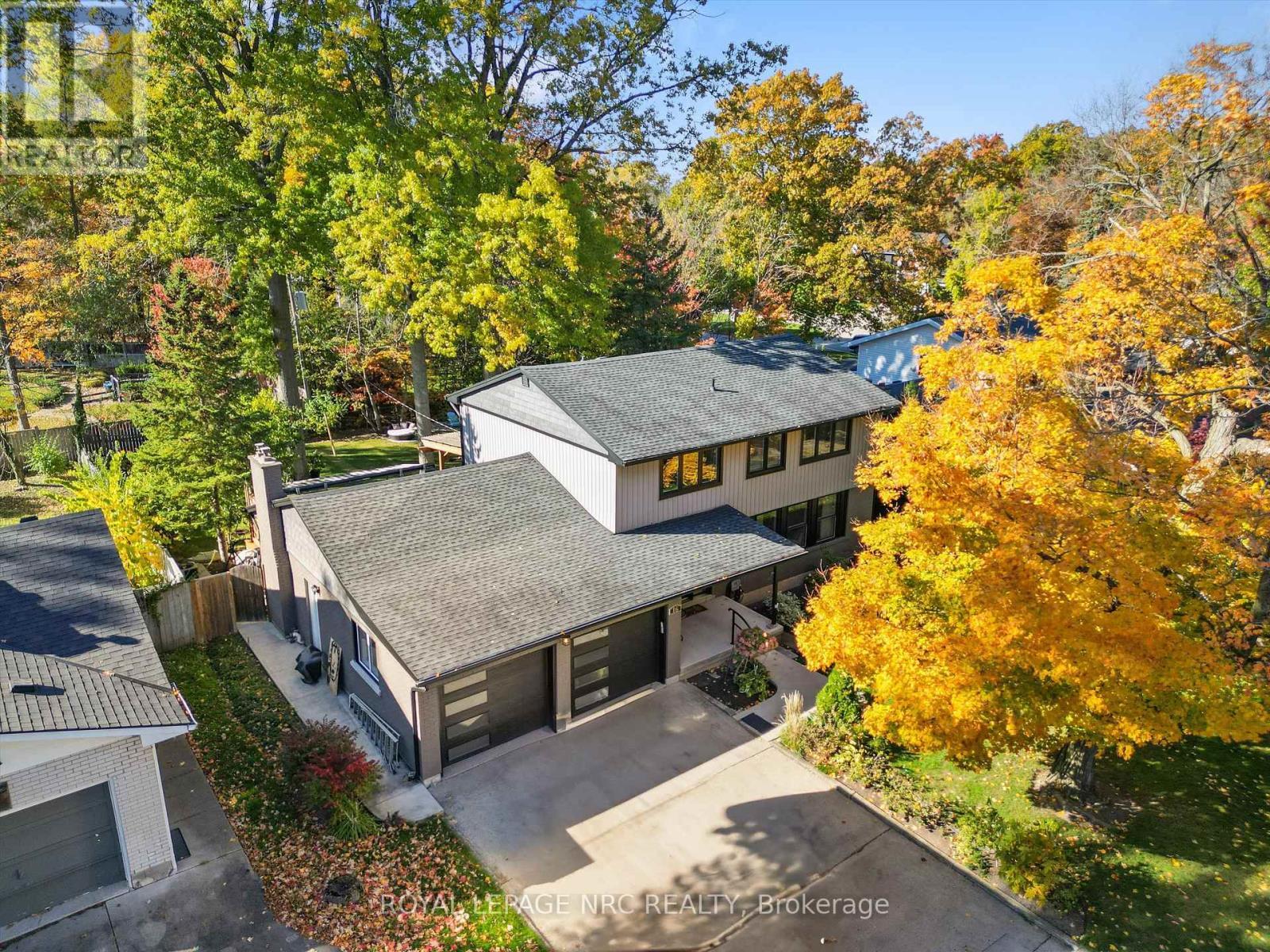 












16 BRIARFIELD CRESCENT

,
St. Catharines (Glendale/Glenridge),




Ontario
L2T3T5

