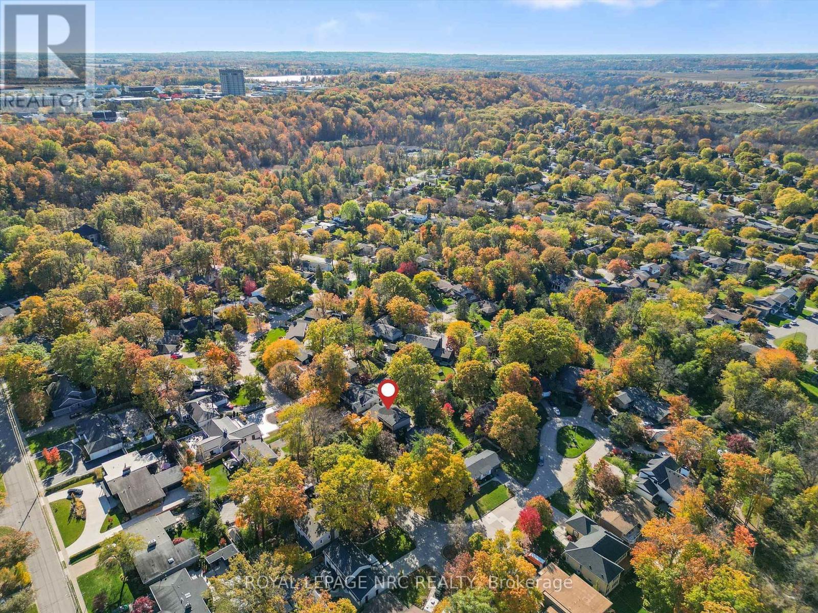 












16 BRIARFIELD CRESCENT

,
St. Catharines (Glendale/Glenridge),




Ontario
L2T3T5

