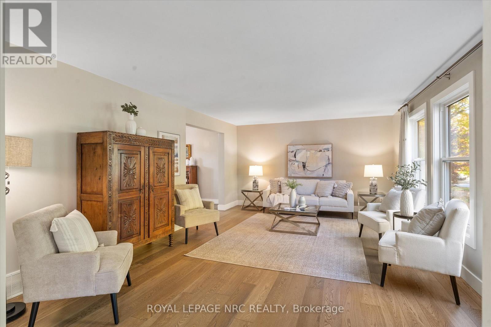 












16 BRIARFIELD CRESCENT

,
St. Catharines (Glendale/Glenridge),




Ontario
L2T3T5

