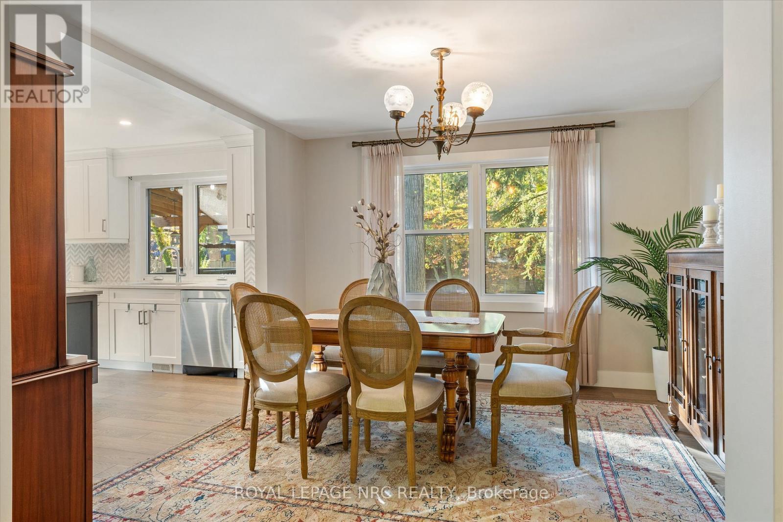 












16 BRIARFIELD CRESCENT

,
St. Catharines (Glendale/Glenridge),




Ontario
L2T3T5

