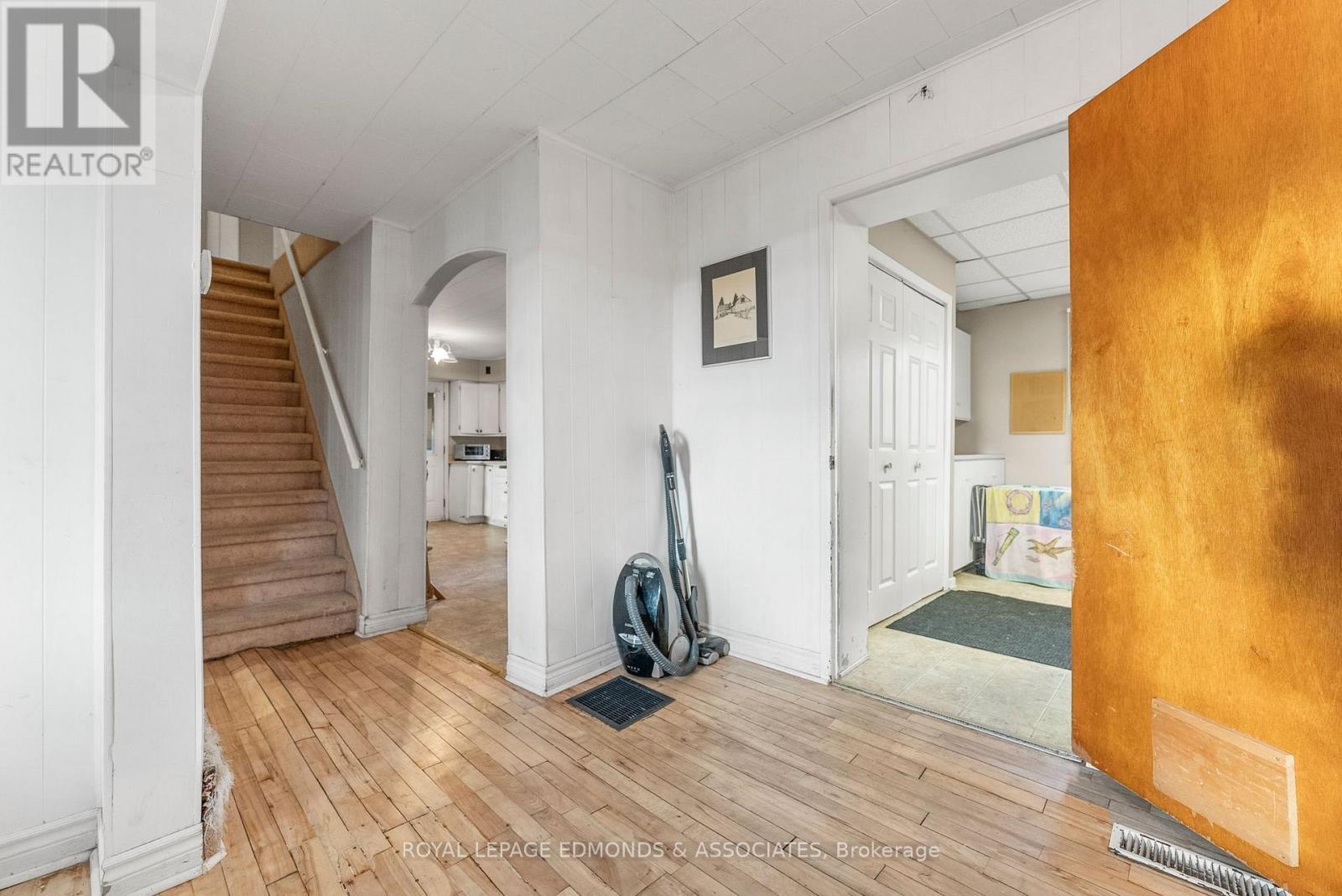 












44 ALVA DRIVE

,
Whitewater Region,




Ontario
K0J1K0

