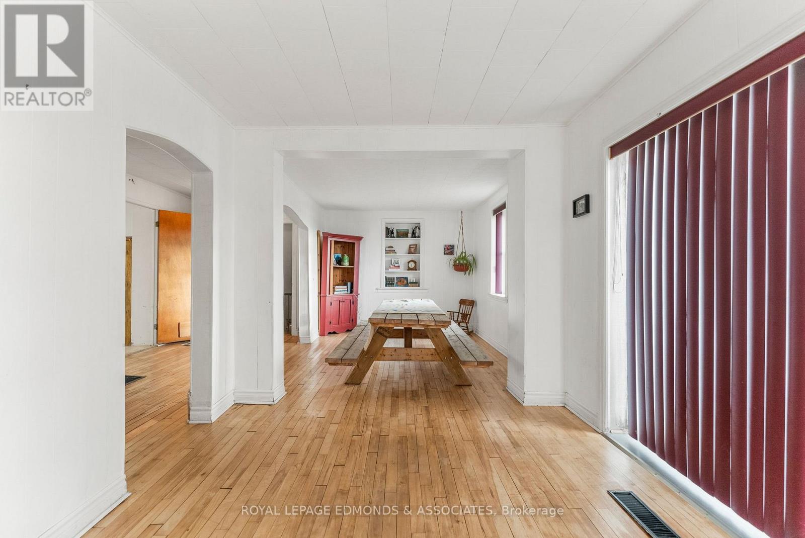 












44 ALVA DRIVE

,
Whitewater Region,




Ontario
K0J1K0

