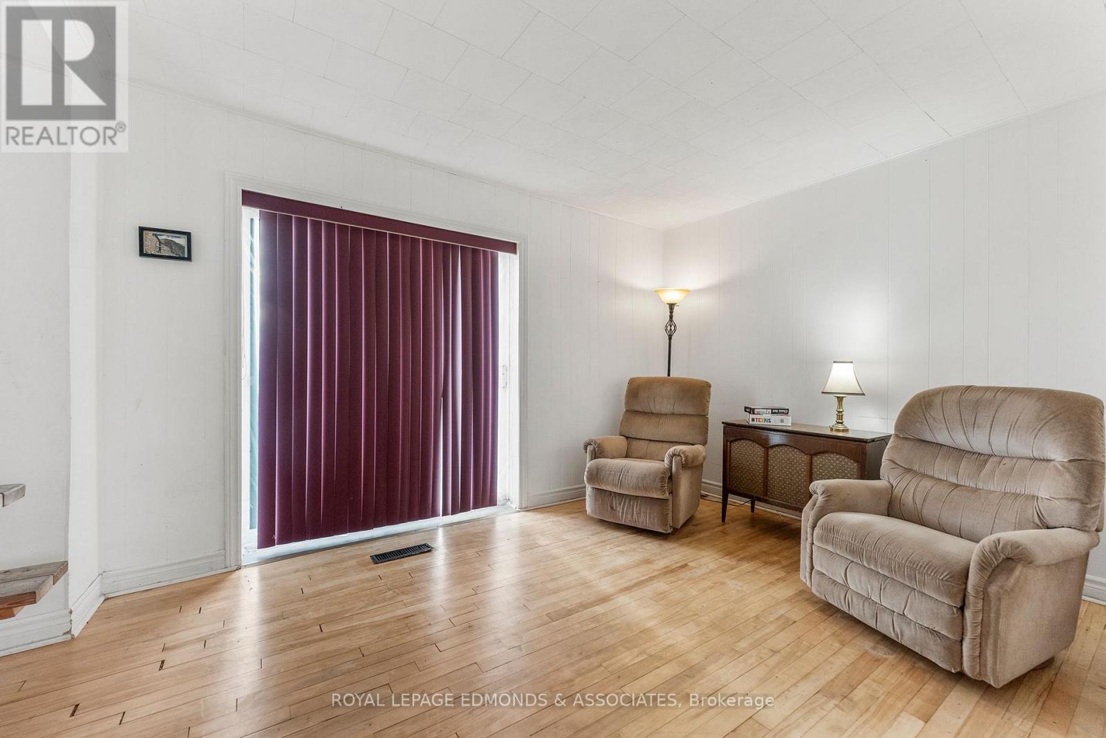 












44 ALVA DRIVE

,
Whitewater Region,




Ontario
K0J1K0

