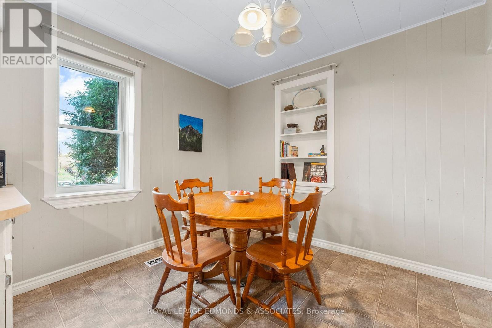 












44 ALVA DRIVE

,
Whitewater Region,




Ontario
K0J1K0

