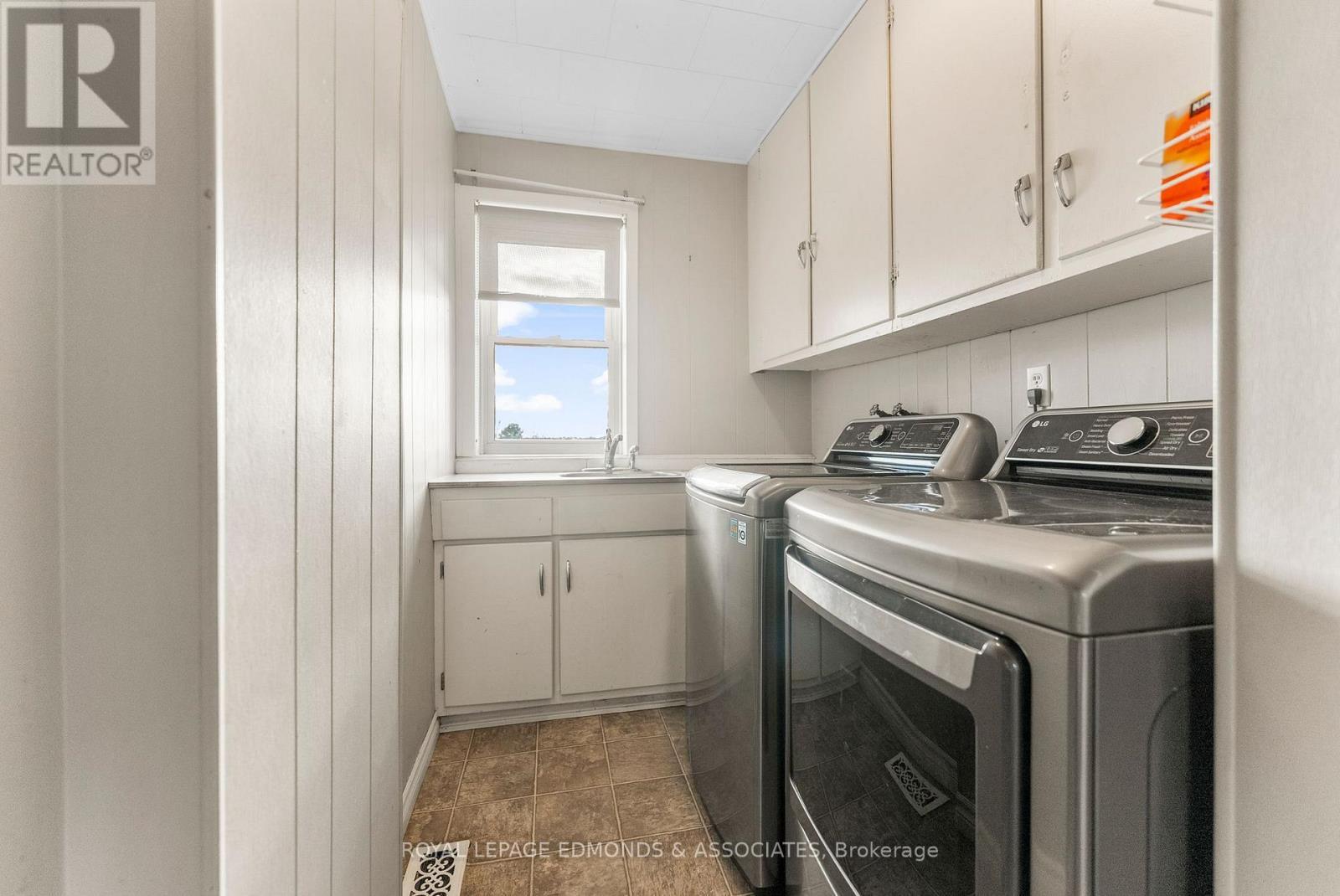 












44 ALVA DRIVE

,
Whitewater Region,




Ontario
K0J1K0

