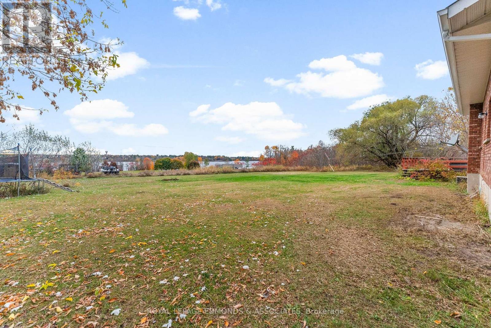 












44 ALVA DRIVE

,
Whitewater Region,




Ontario
K0J1K0

