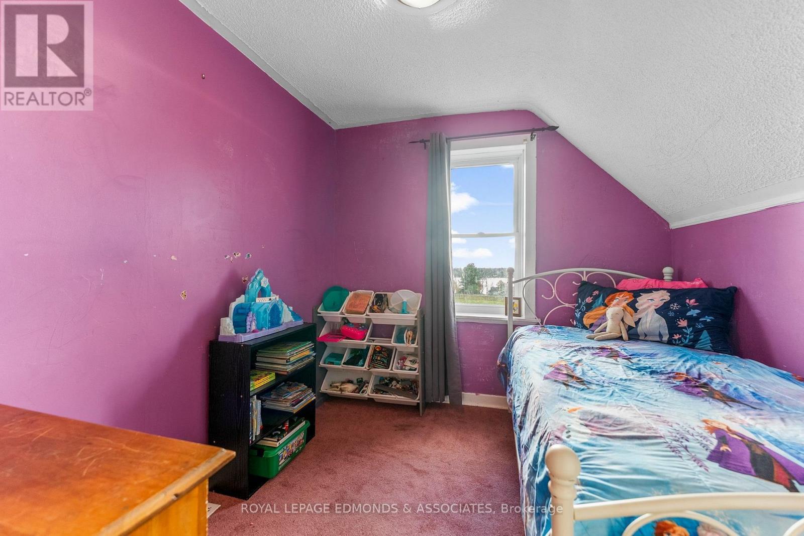 












44 ALVA DRIVE

,
Whitewater Region,




Ontario
K0J1K0

