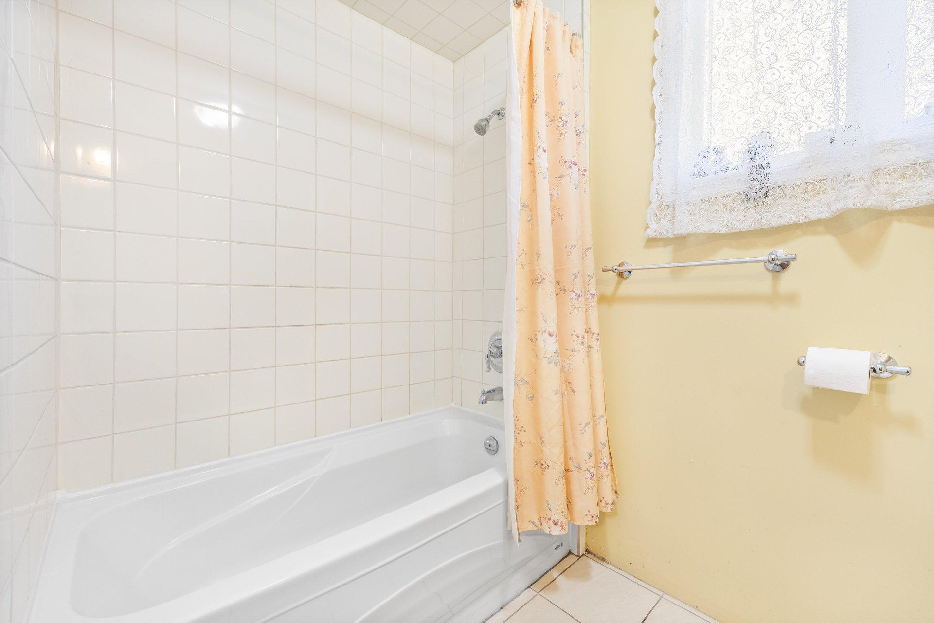 









2097


Boul. McNamara

,
Laval (Chomedey),




QC
H7S1S4

