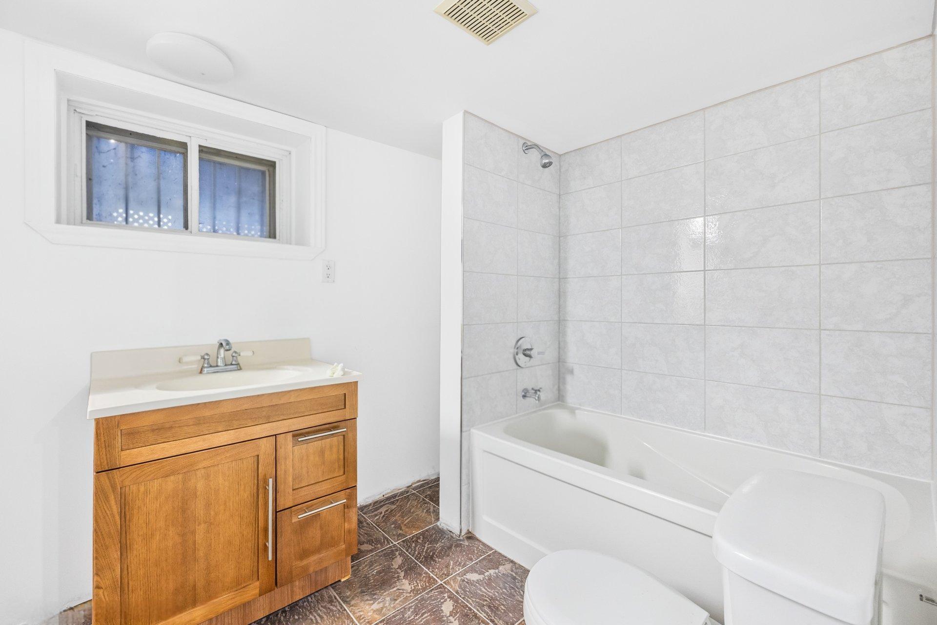 









2097


Boul. McNamara

,
Laval (Chomedey),




QC
H7S1S4

