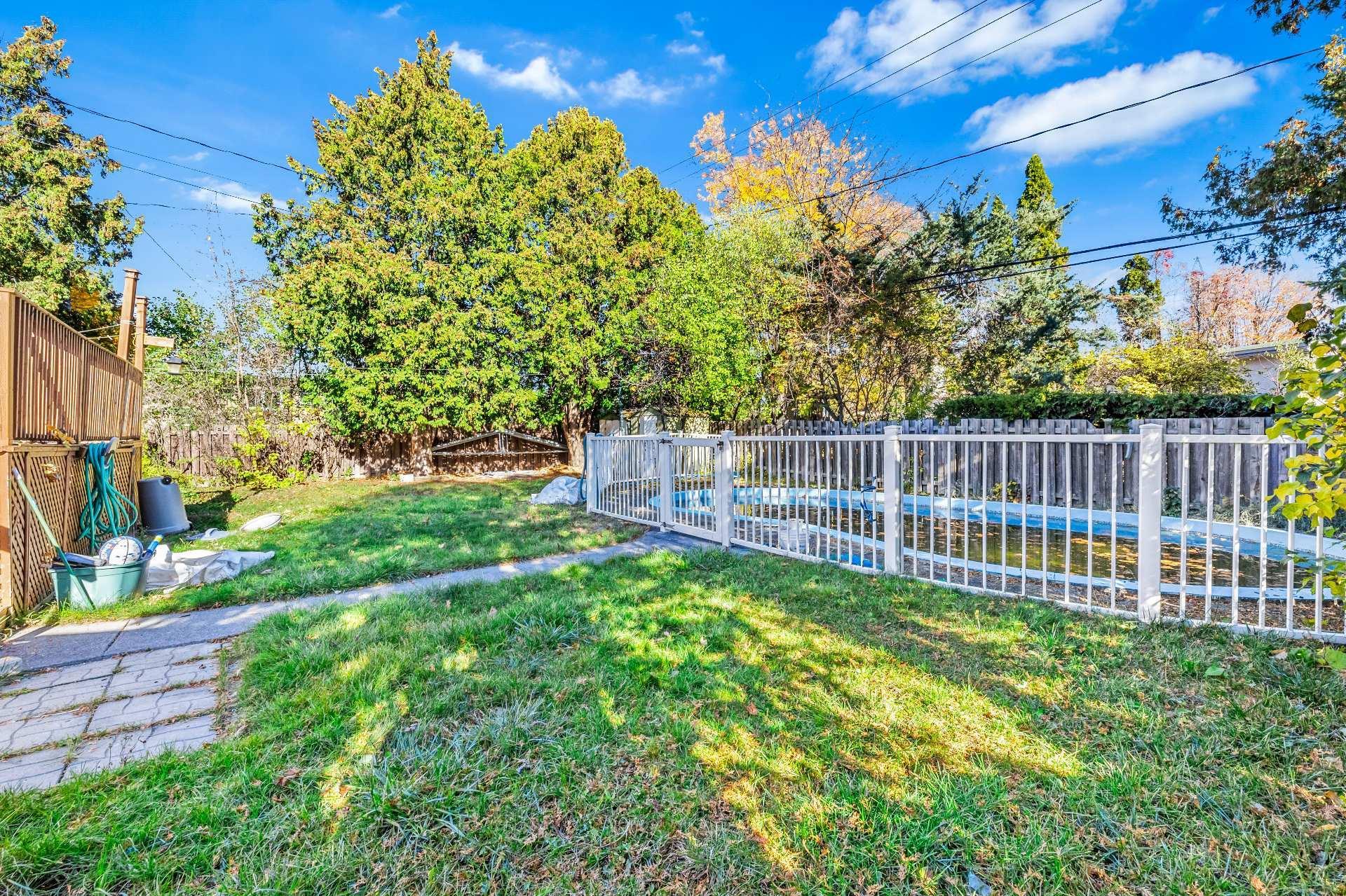 









2097


Boul. McNamara

,
Laval (Chomedey),




QC
H7S1S4

