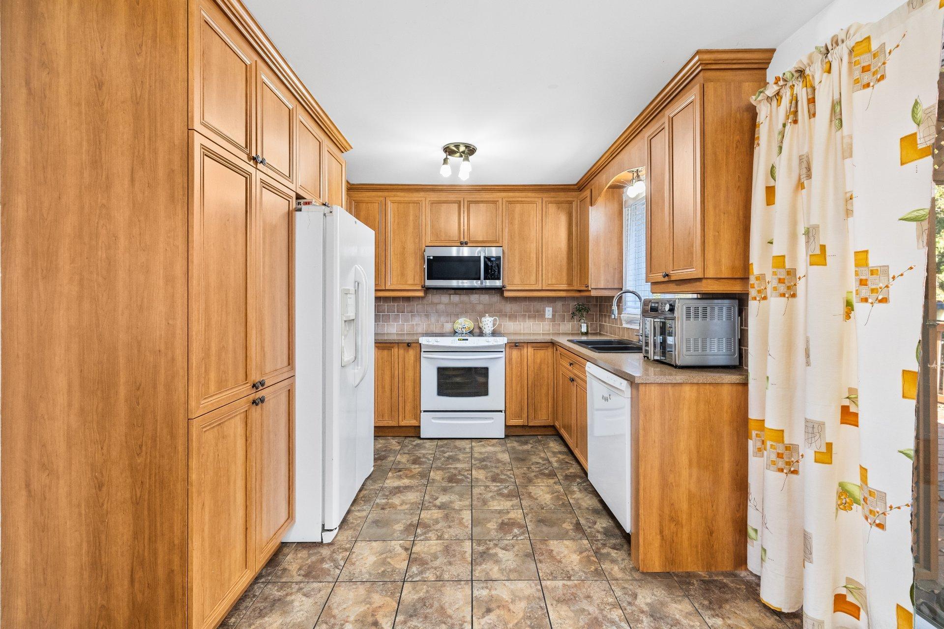 









2097


Boul. McNamara

,
Laval (Chomedey),




QC
H7S1S4

