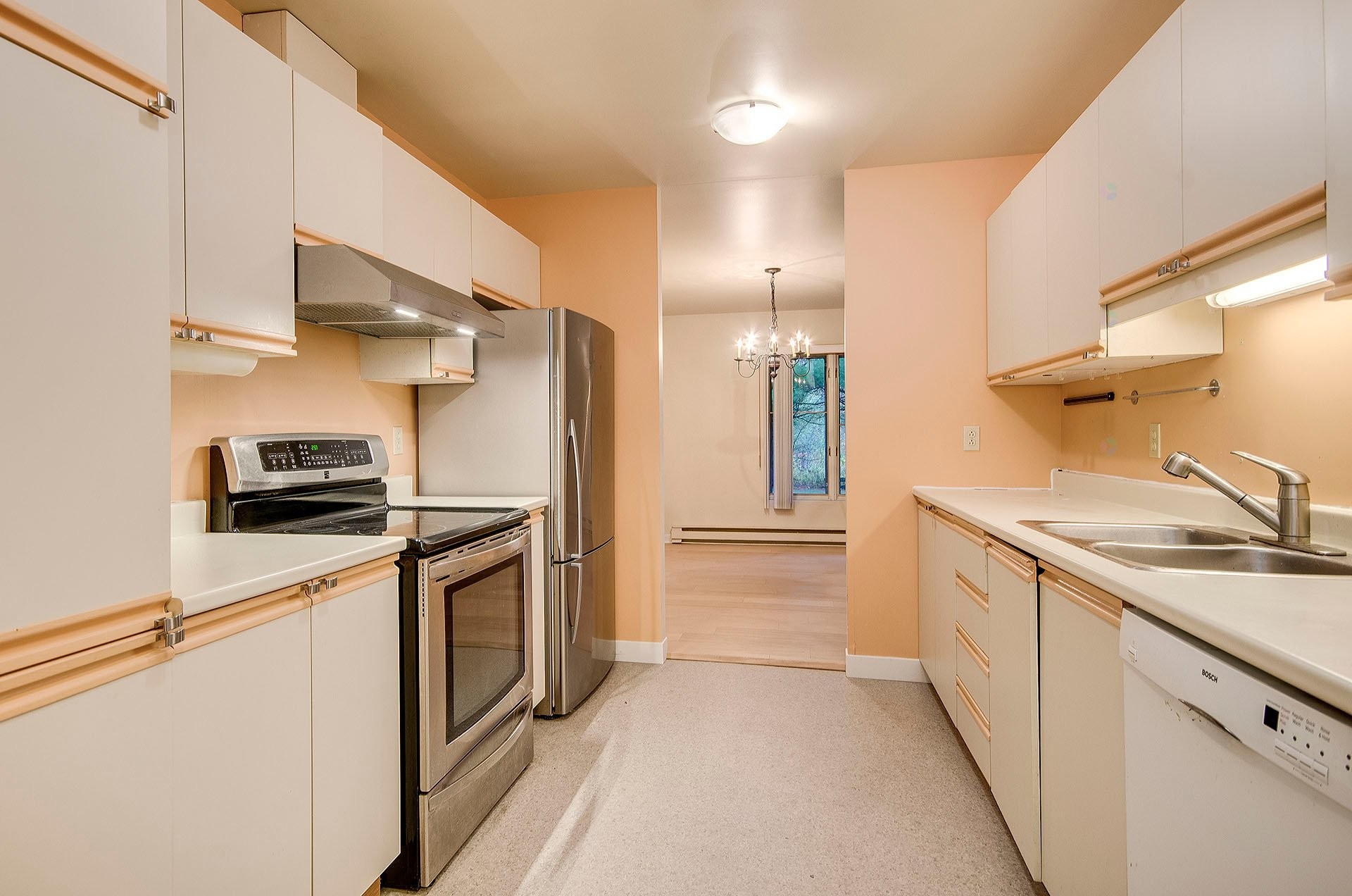 









911


Rue Principale

, A-2,
Cowansville,




QC
J2K1J8

