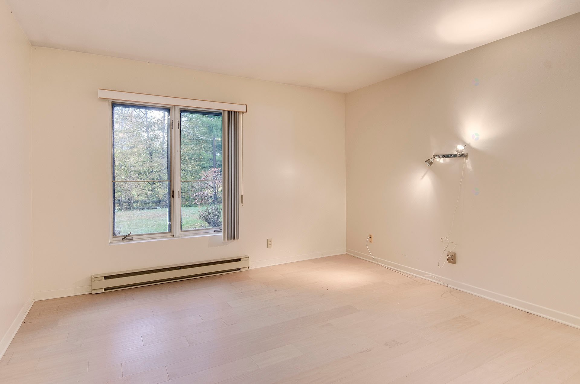 









911


Rue Principale

, A-2,
Cowansville,




QC
J2K1J8

