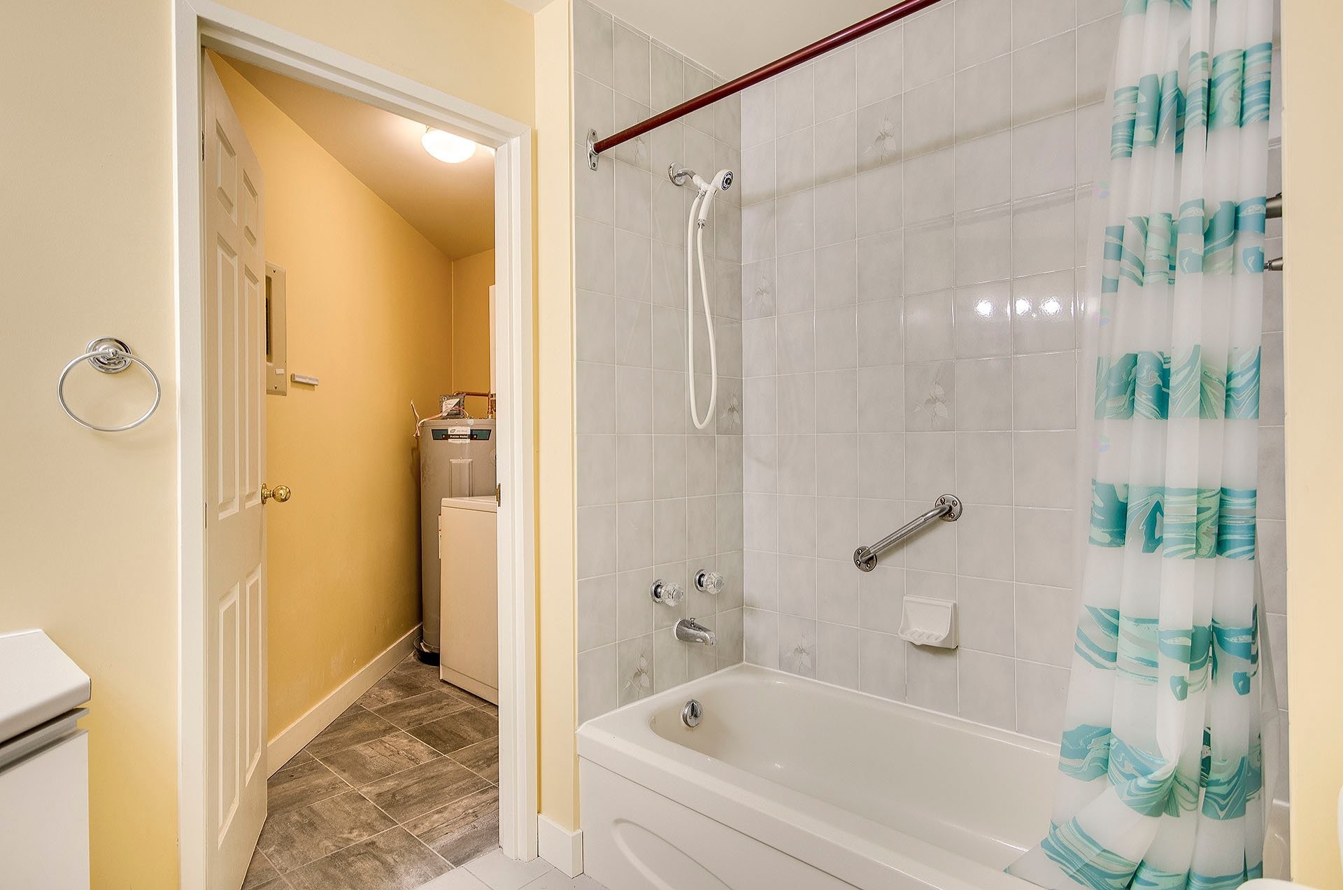 









911


Rue Principale

, A-2,
Cowansville,




QC
J2K1J8

