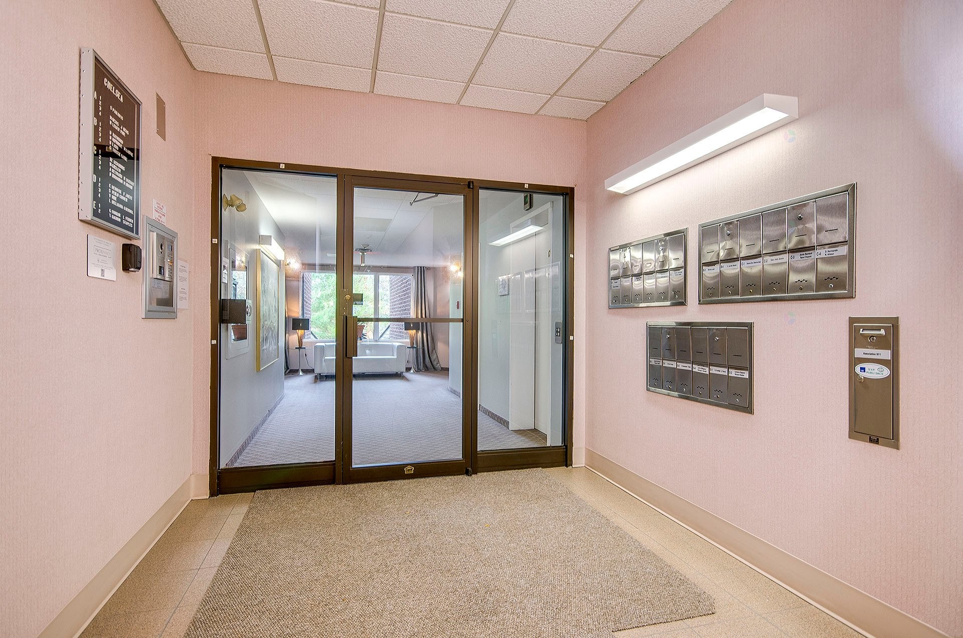 









911


Rue Principale

, A-2,
Cowansville,




QC
J2K1J8

