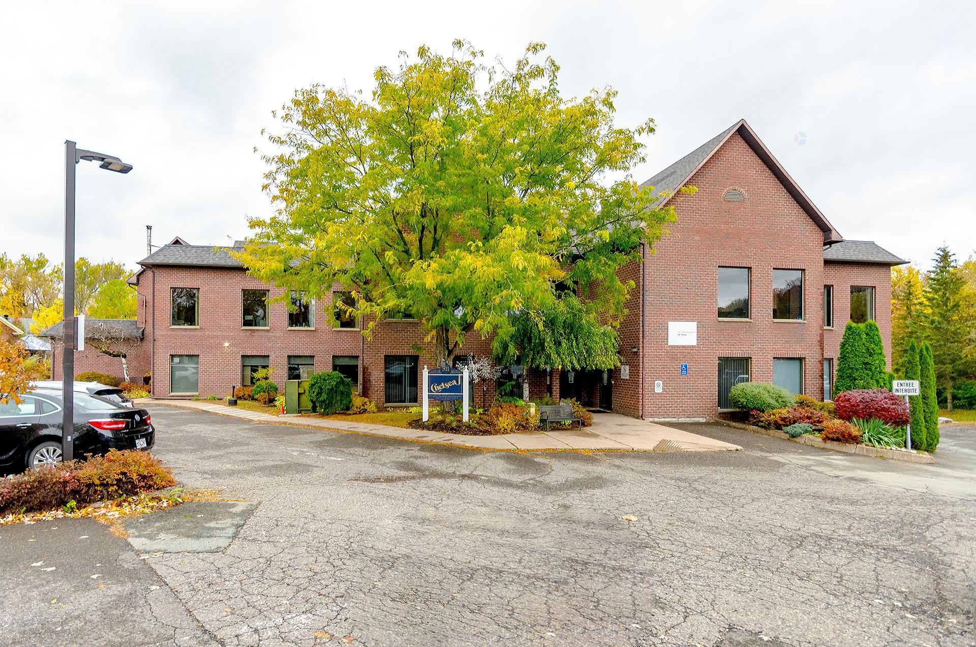 









911


Rue Principale

, A-2,
Cowansville,




QC
J2K1J8

