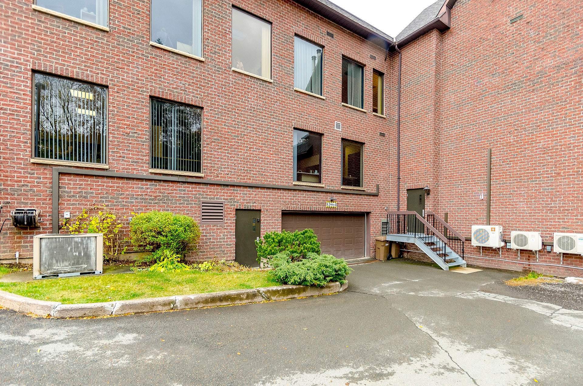 









911


Rue Principale

, A-2,
Cowansville,




QC
J2K1J8

