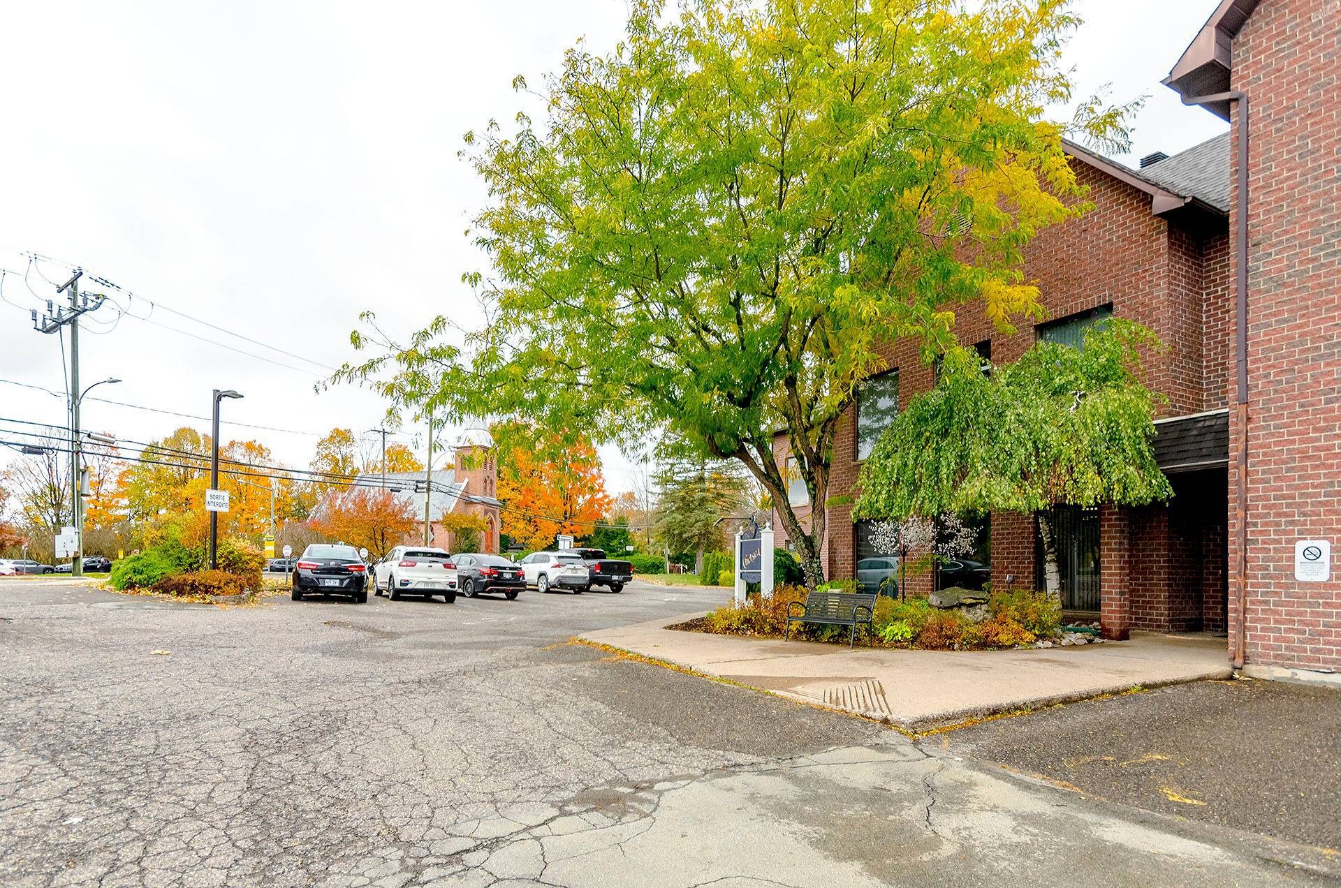 









911


Rue Principale

, A-2,
Cowansville,




QC
J2K1J8

