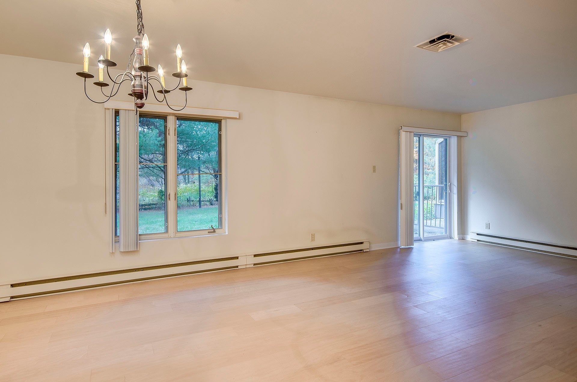 









911


Rue Principale

, A-2,
Cowansville,




QC
J2K1J8

