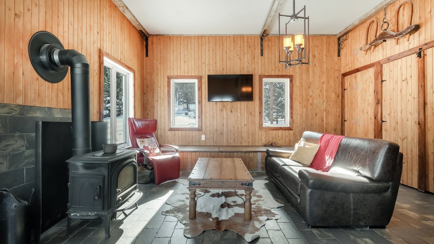 









73


Route 255

,
Kingsey Falls,







QC
J0A1B0

