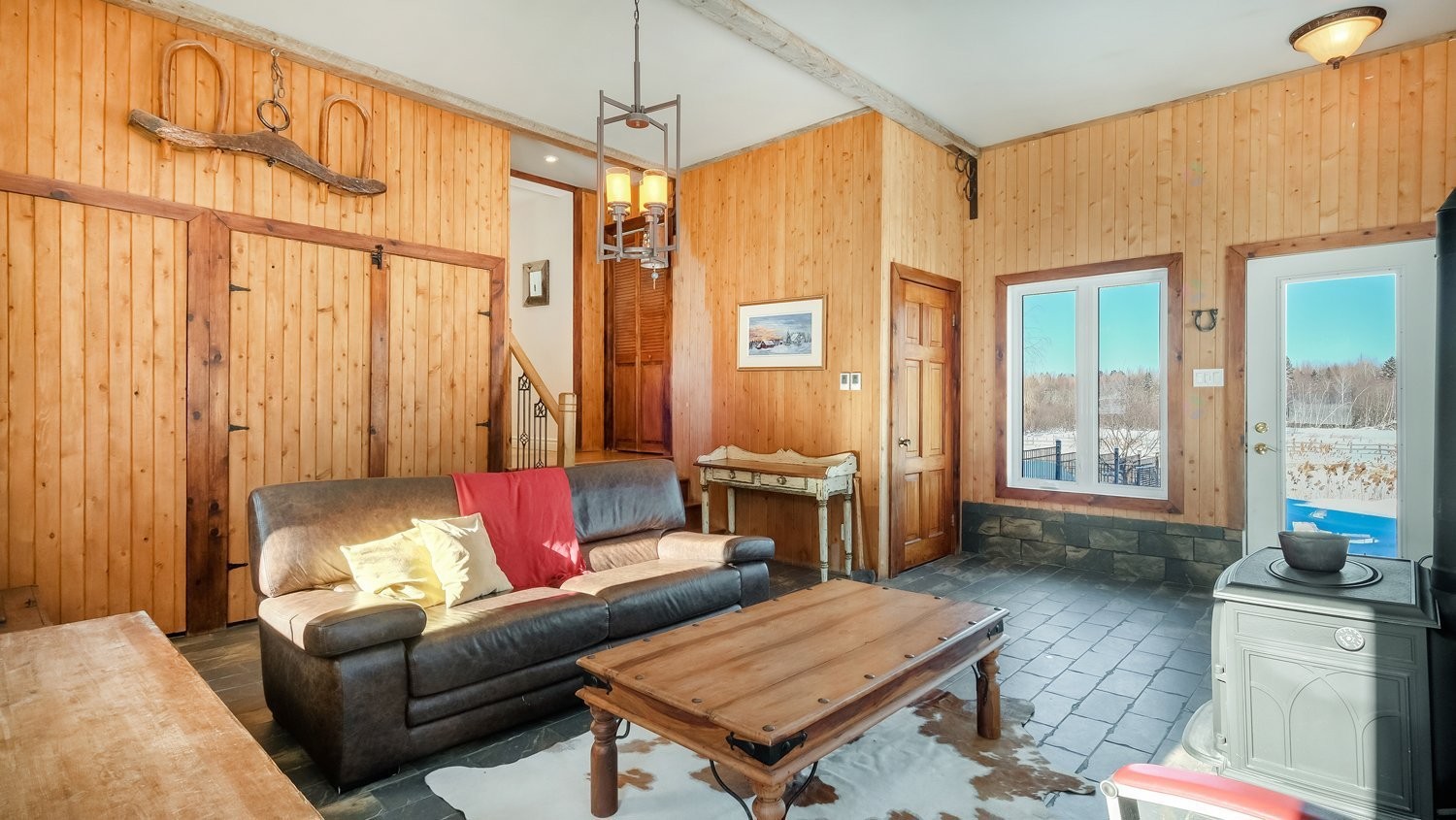 









73


Route 255

,
Kingsey Falls,







QC
J0A1B0

