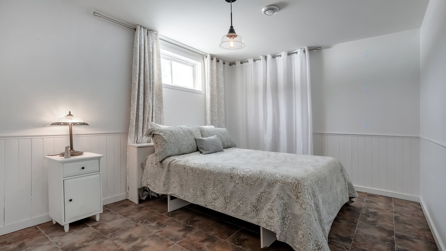 









73


Route 255

,
Kingsey Falls,







QC
J0A1B0

