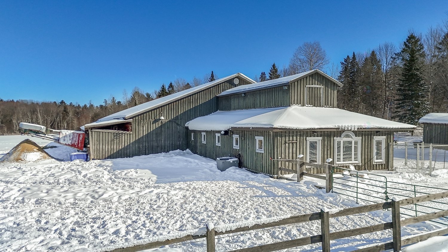 









73


Route 255

,
Kingsey Falls,







QC
J0A1B0

