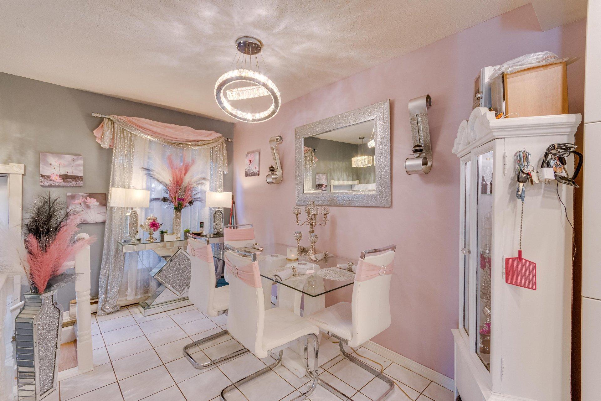 









22


Rue de Dubuc

,
Gatineau (Gatineau),




QC
J8T4C2

