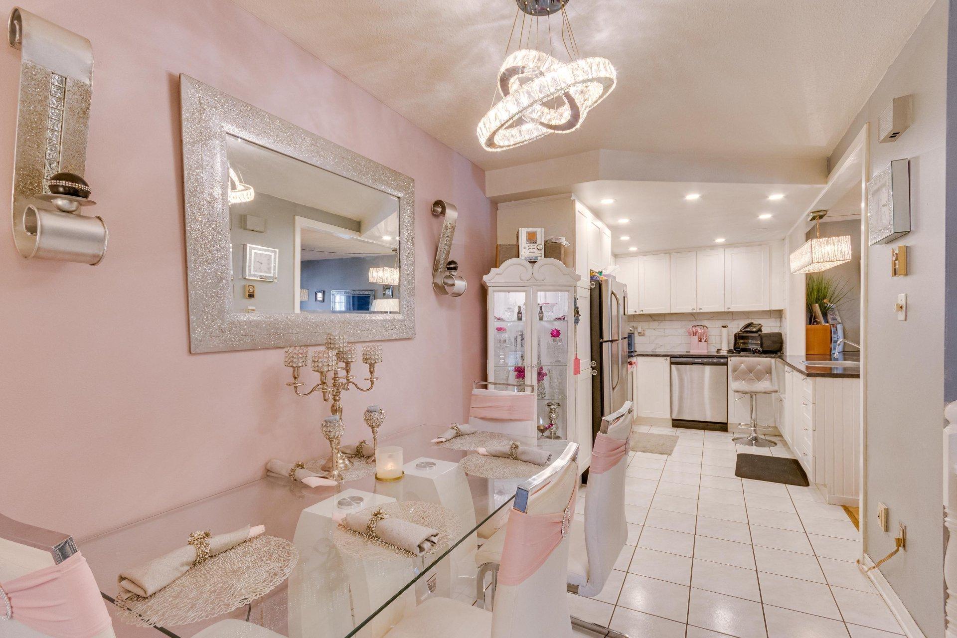 









22


Rue de Dubuc

,
Gatineau (Gatineau),




QC
J8T4C2

