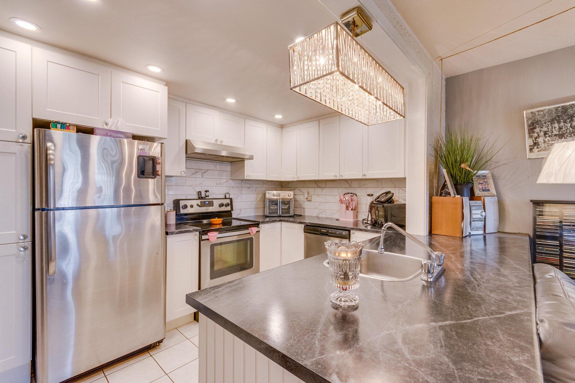 









22


Rue de Dubuc

,
Gatineau (Gatineau),




QC
J8T4C2

