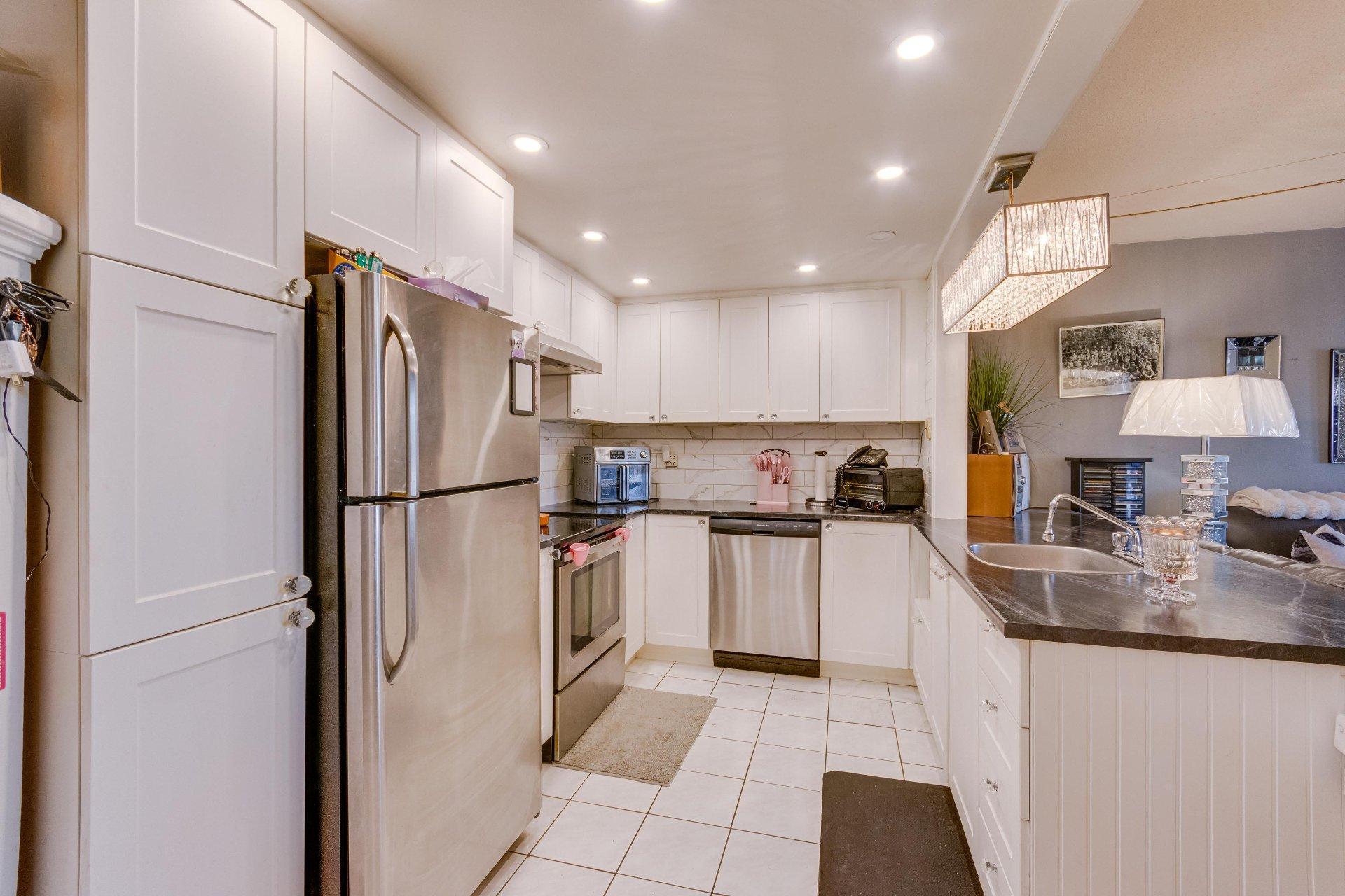 









22


Rue de Dubuc

,
Gatineau (Gatineau),




QC
J8T4C2

