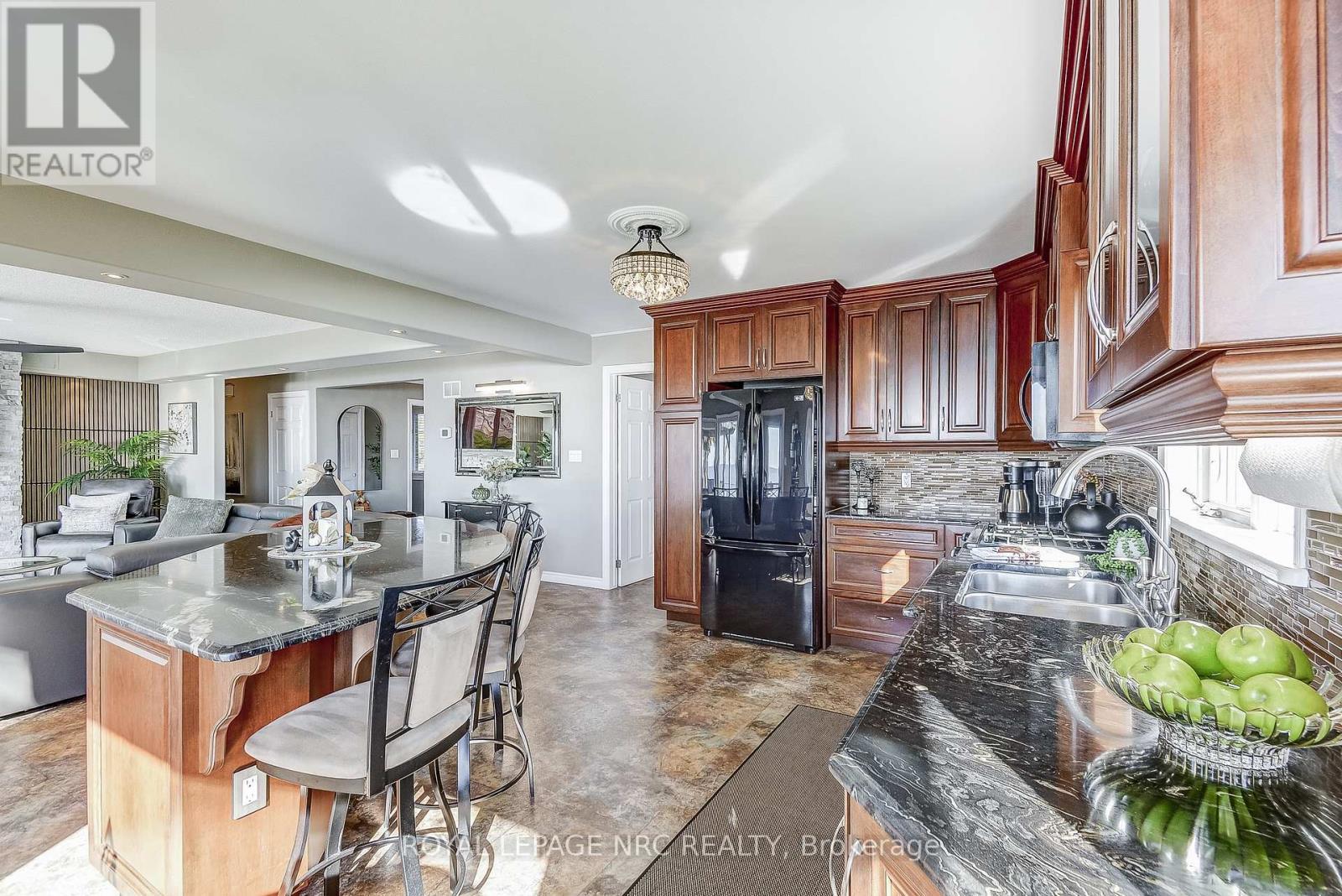 












10781 LAKESHORE ROAD W

,
Wainfleet (Lakeshore),




Ontario
L3K5V4

