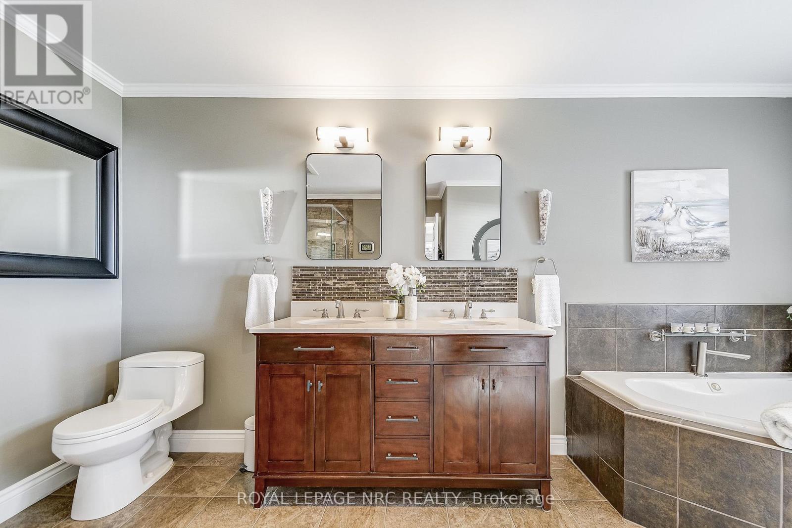 












10781 LAKESHORE ROAD W

,
Wainfleet (Lakeshore),




Ontario
L3K5V4

