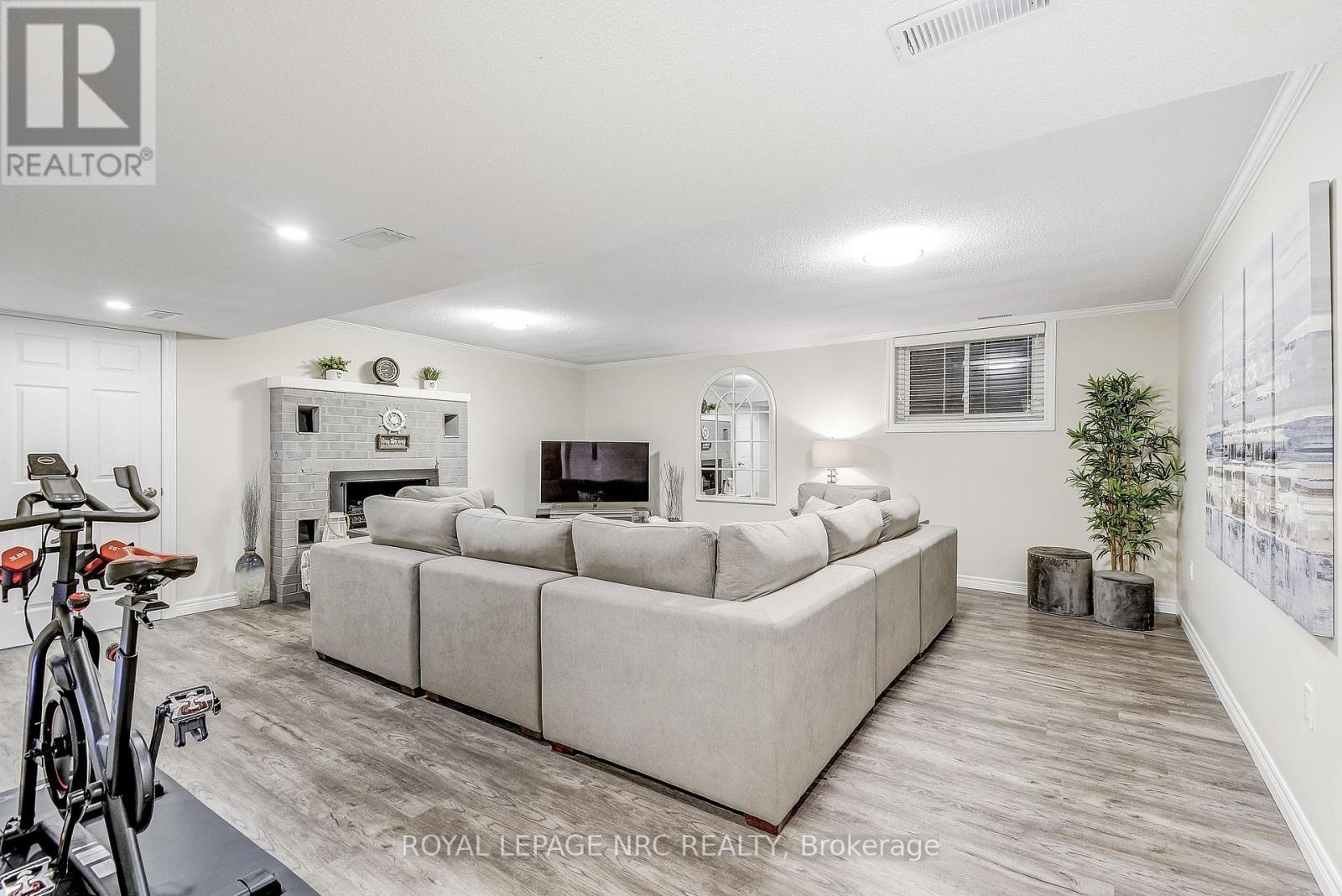 












10781 LAKESHORE ROAD W

,
Wainfleet (Lakeshore),




Ontario
L3K5V4

