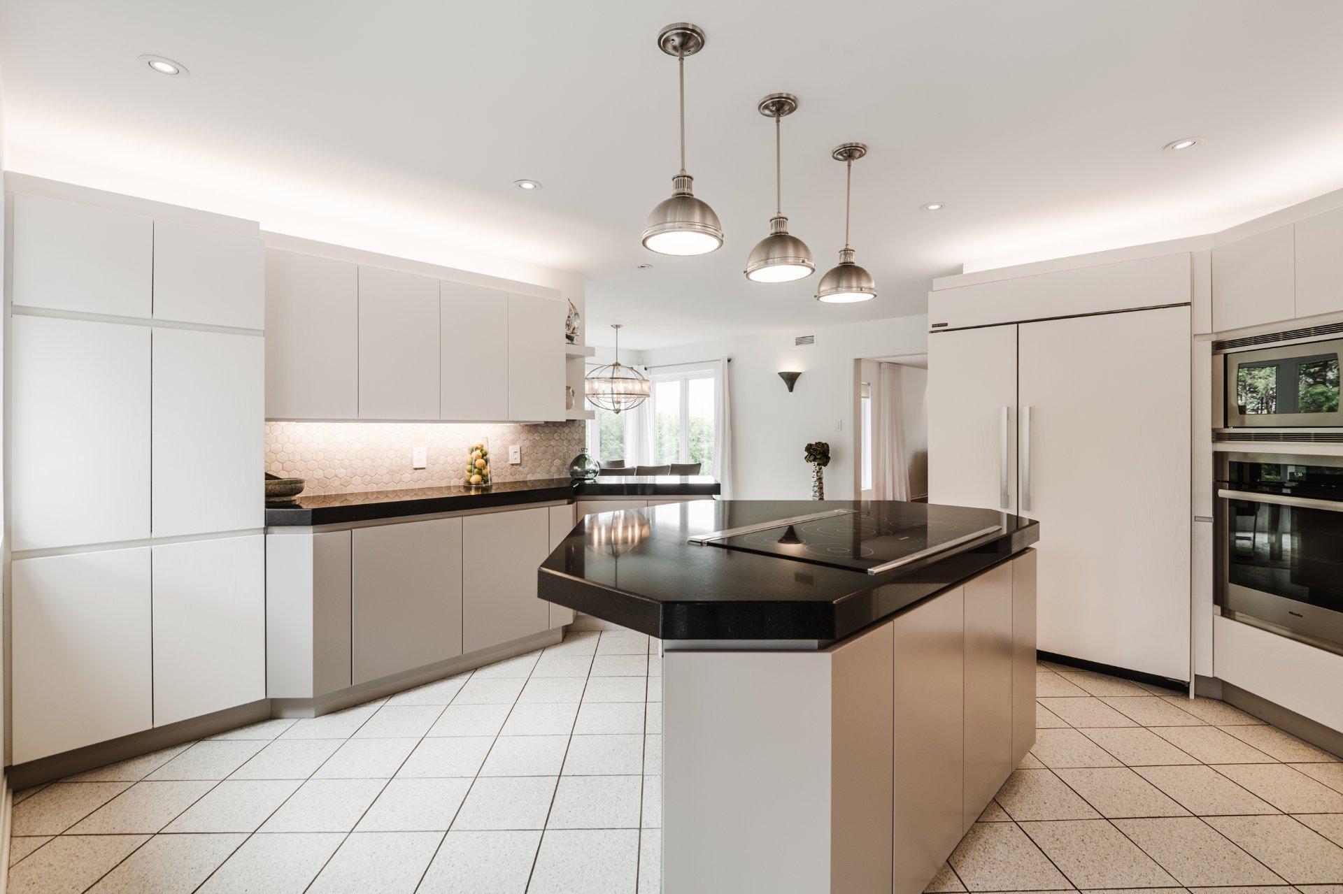 









1495


Rue des Alouettes

,
Saint-Bruno-de-Montarville,




QC
J3V6E4

