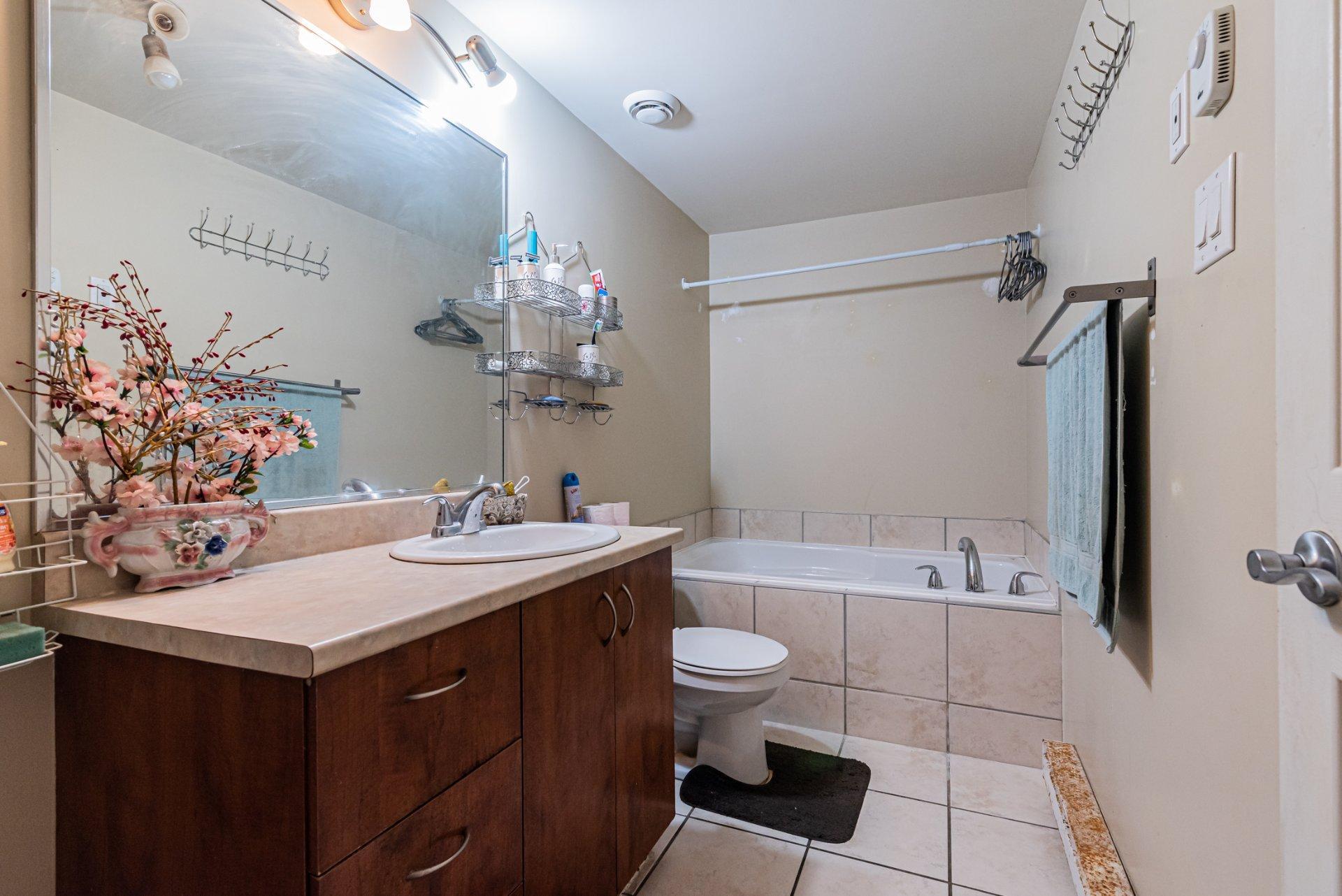 









7187

 - 7191


Boul. Notre-Dame

,
Laval (Sainte-Dorothée),




QC
H7X0A8

