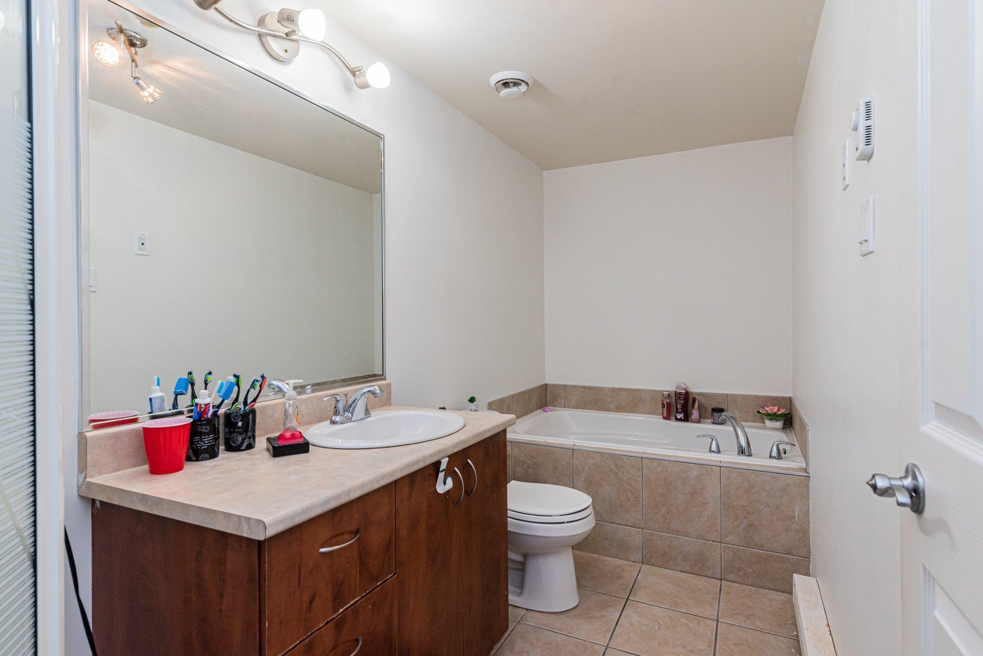 









7187

 - 7191


Boul. Notre-Dame

,
Laval (Sainte-Dorothée),




QC
H7X0A8

