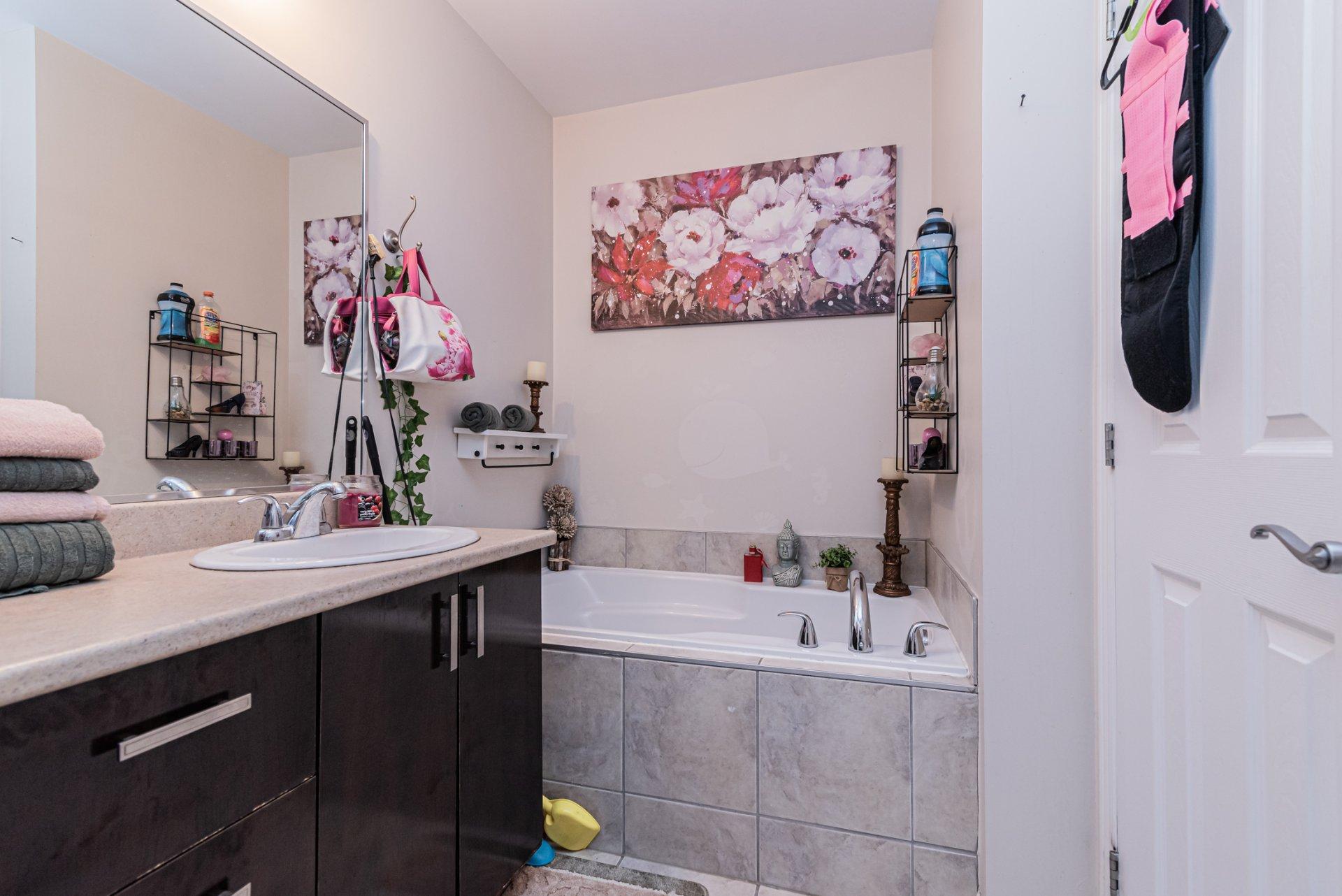 









7187

 - 7191


Boul. Notre-Dame

,
Laval (Sainte-Dorothée),




QC
H7X0A8

